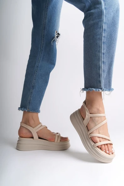 JET-NATALIE İnce Tokalı Şerit Detaylı Ortopedik Taban Kadın Sandalet  CKT - Krem - Resim 2