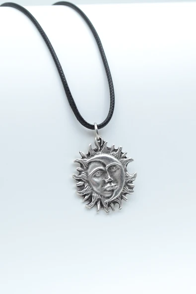 Güneş ve Ay Gümüş Kaplama Deri İp Kolye ürün görseli 1