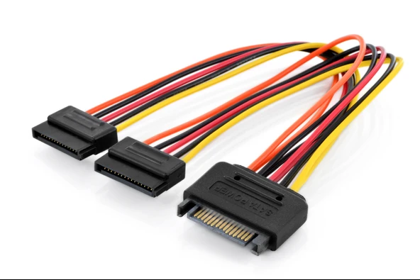 Dahili Y-güç kaynağı kablosu, Erkek/Dişi/Dişi, 0.3 metre,SATA 15-pin - 2 x SATA 15-pin<br>
Internal Y-power supply cable M/F/F, 0.3m, SATA 15-pin - 2x SATA 15-pin