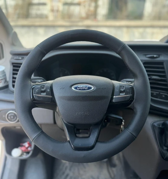 DİKİŞLİ DİREKSİYON KILIFI SİYAH DERİ NOKTALI DERİ SİYAH DİKİŞLİ F. CUSTOM TRANSİT İÇİN ürün görseli