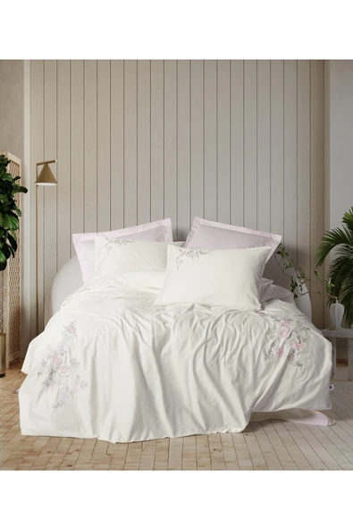 3D Nakışlı Saten Çift Kişilik Nevresim Takımı Yedda Pudra ürün görseli