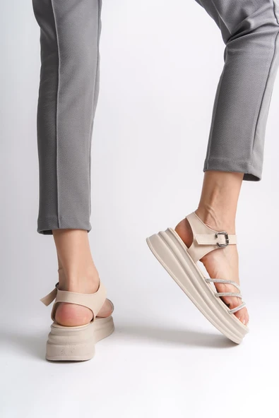 JET-EVA Kalın Tokalı Taşlı Şeritli Ortopedik Taban Kadın Sandalet  CKT - Krem - Resim 3