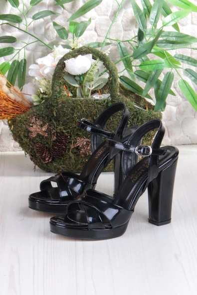 Fort 3962 Uraz Rugan Platform Taban Yüksek Topuklu Kadın Ayakkabı - Resim 6