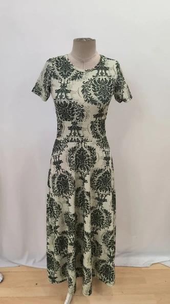 Lucky Life Kadın Kısa Kollu Bisiklet Yaka Puantiyeli Maksi örme Krep Elbise - Resim 4