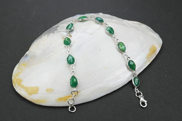 925 Ayar Zümrüt Taşlı Gümüş Bileklik ürün görseli