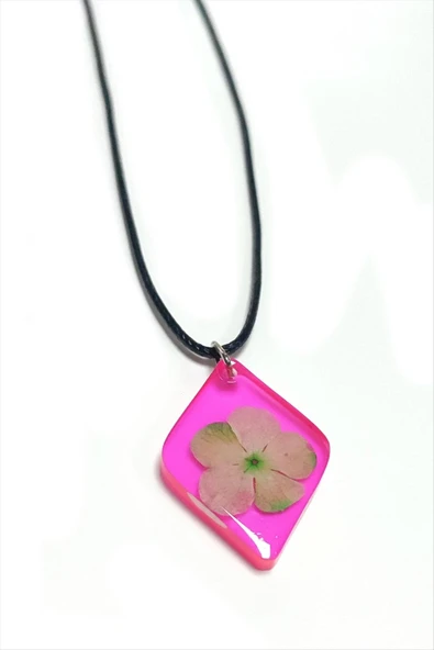 Kartopu Çiçeği Baklava Dilimli Epoksi Kolye ürün görseli