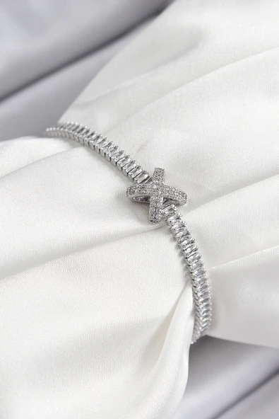 Pirinç Zirkon Taşlı X Detaylı Su Yolu Model Gümüş Renk Asansörlü Kadın Bileklik - TJ-BB7467 ürün görseli