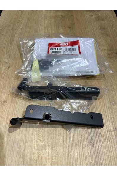 Givi HONDA  PCX 125 (10-25) - PCX 150 (18) GİVİ ARKA ÇANTA TAŞIYICI ürün görseli