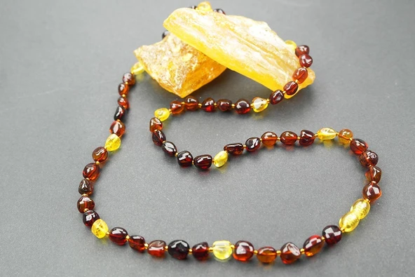 Kıvılcım Doğal Kesim Damla Kehribar Yetişkin Kolye ürün görseli