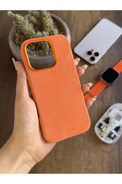 MTL iPhone 16 Pro Max Uyumlu Kadife Yüzeyli MagSafe Uyumlu Premium Kılıf SooCase691