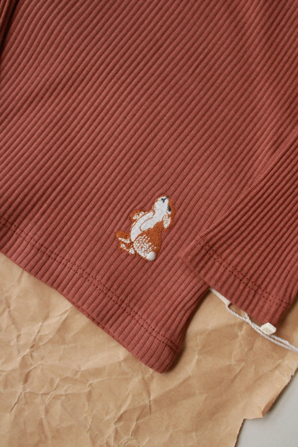 Çikolata Tavşan Nakışlı Fırfırlı Kız Üst - Resim 3