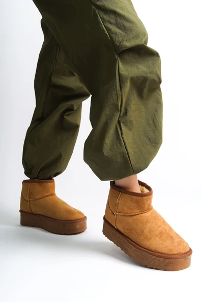 JET-AMELIA Bağcıksız Düz ve Kalın Taban İçi Kürklü Kısa Süet Kadın Bot  STT - Taba ürün görseli