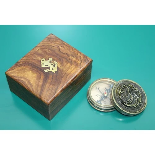 Ahşap Kutulu Pirinç Pusula Ejderha Desenli ürün görseli