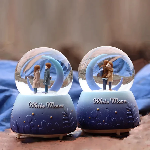 Sevimli Çift Pilli Işıklı Kar Küresi ürün görseli