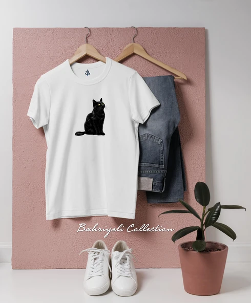 Oversize Gizemli Kara Kedi İllüstrasyonu Tasarımlı Unisex T-Shirt ürün görseli