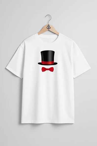 Oversize Sihirbaz Şapkası Ve Papyon Göğüs Tasarımlı Unisex T-Shirt ürün görseli