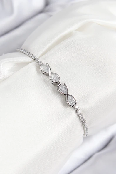 Pirinç Zirkon Taşlı Sonsuzluk Model Gümüş Renk Asansörlü Kadın Bileklik