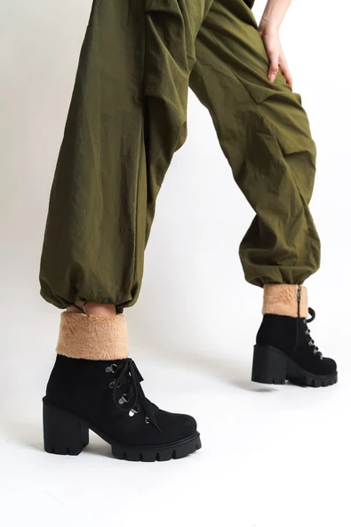 JET-EMMA Bağcıklı Fermuarlı Ortopedik Taban Topuklu Kürk Detaylı Süet Kadın Bot SST - Siyah - Resim 3