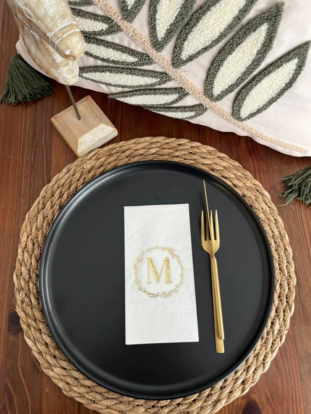 Gold Yaldızlı Beyaz Çelenkli M Harfi Garson Peçete 16 Adet ürün görseli