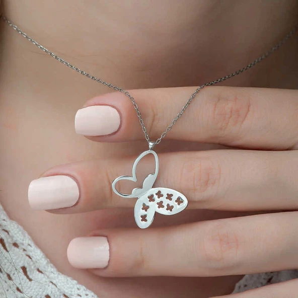 Gümüş Kelebek Bayan Kolye ürün görseli 1