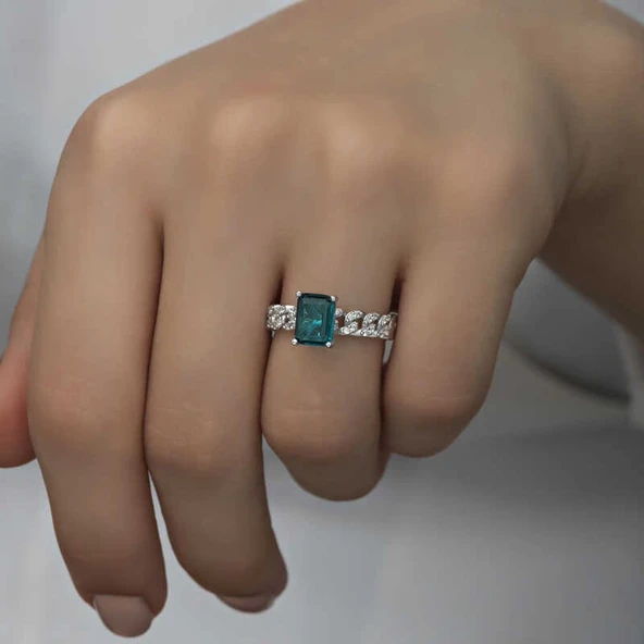 Gümüş Koyu Yeşil Baget Taşlı Kadın Yüzük - Resim 3