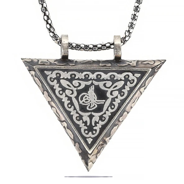 Gümüş Üçgen İçi Açılabilen Tuğra Muskalık Kolye ürün görseli 1