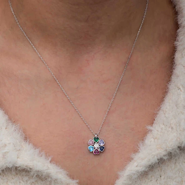 Gümüş Renkli Kalpli Çiçek Kadın Kolye - Resim 4