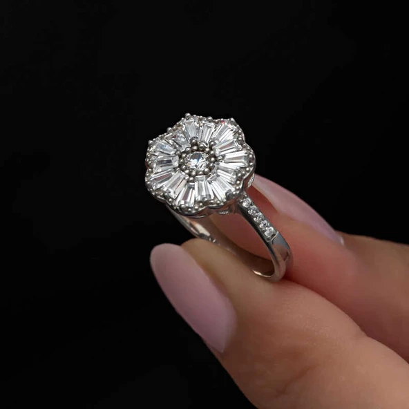 Gümüş Baget Taşlı Kadın Yüzük ürün görseli