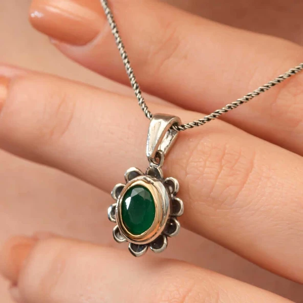 Gümüş Yeşil Çiçek Desenli Otantik Kadın Kolye ürün görseli 1