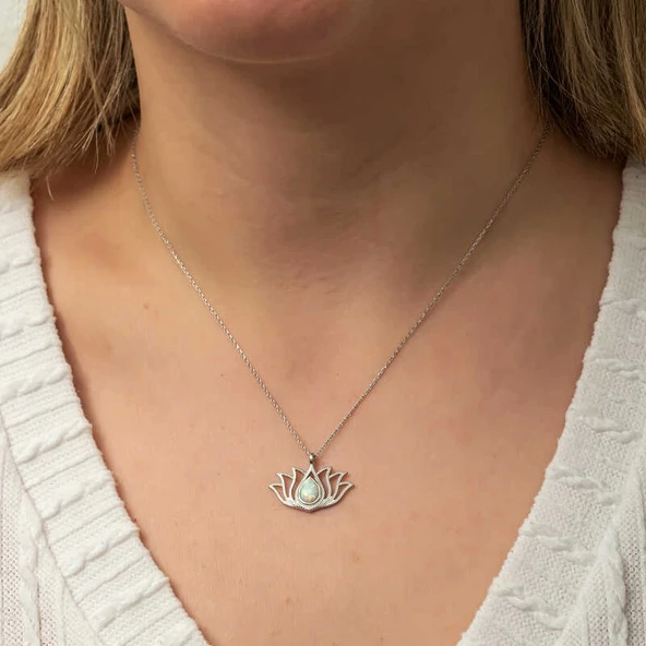 Gümüş Beyaz Opal Taşlı Lotus Kadın Kolye - 7