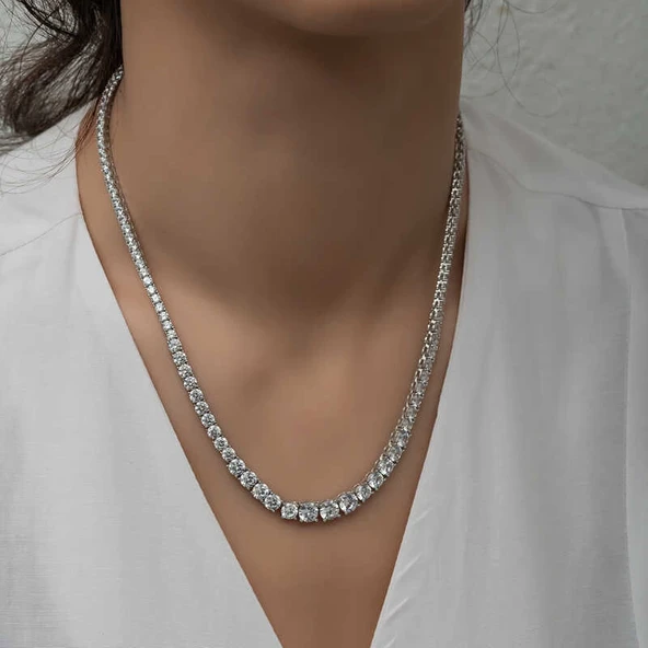 Gümüş Süzme Beyaz Taşlı Su Yolu Kadın Kolye - Resim 2