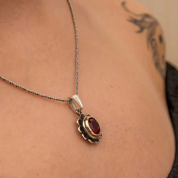 Gümüş Kırmızı Taşlı Çiçek Model Kadın Kolye - Resim 4