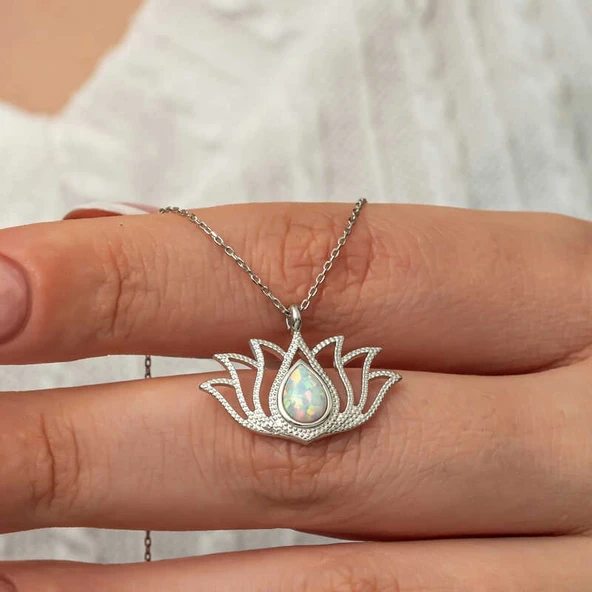 Gümüş Beyaz Opal Taşlı Lotus Kadın Kolye - 2