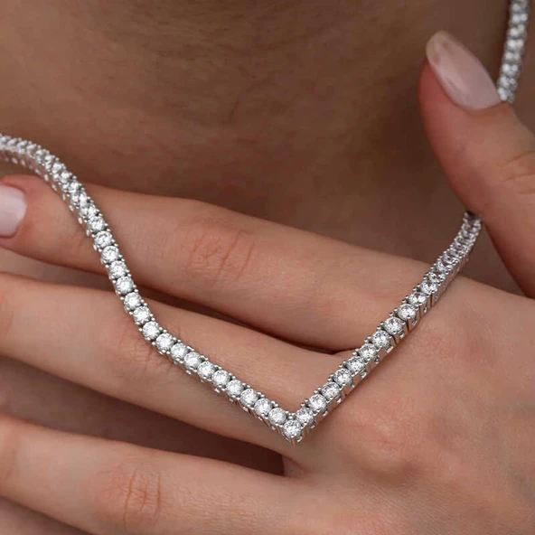 Gümüş V Model Su Yolu Kadın Kolye - Resim 4