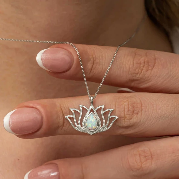 Gümüş Beyaz Opal Taşlı Lotus Kadın Kolye - Resim 3