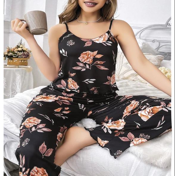 Bicomi Büyük Beden Siyah Üstüne Çiçek Desenli İnce Askılı 2li Pijama Takımı - Resim 2