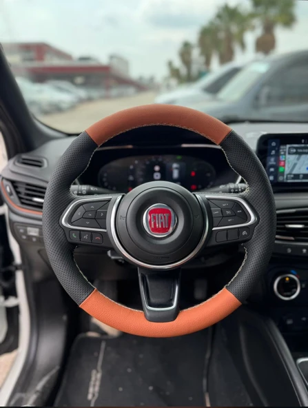 Fiat Urban 2021-2025 Araca Özgü Dikmeli Direksiyon Kılıfı SOFT NOKTA TABA ürün görseli