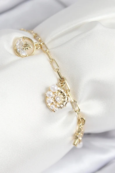 Pirinç Zirkon Taşlı Deniz Kabuğu Model Gold Renk Kadın Bileklik