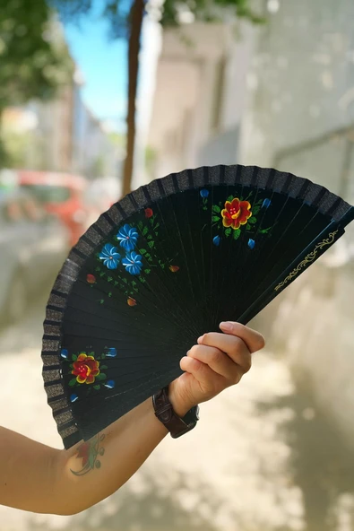 Coverzone Katlanabilir El Yelpazesi Bambu Saplı Dekoratif Çiçek Desenli Japon Tarzı Kompakt Tasarım