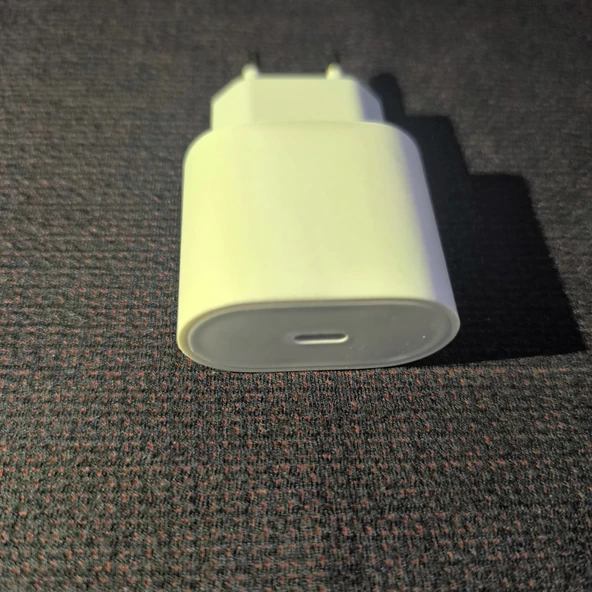 iPhone Lightning 20 Watt Şarj Adaptörü - 4