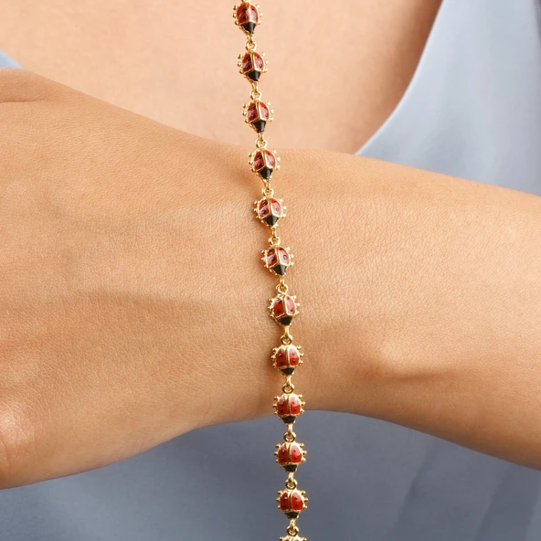 14 Ayar Altın Kaplama Mineli Uğur Böceği Bağlantılı Gümüş Bileklik - BE00100 - Resim 2