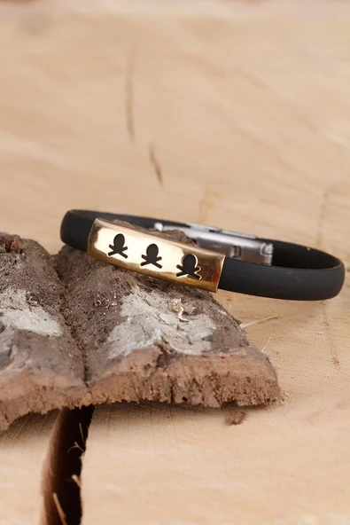 Siyah Silikon Sarı Renk Çelik Aksesuar Kuru Kafa Detaylı Erkek Bileklik - TJ-EB930