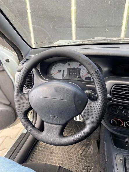 Megane 1 Uyumlu Araca Özel Dikmeli Direksiyon Kılıfı Soft Nokta Düz ürün görseli