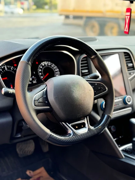 Megane 4 Araca Tam Uyumlu Dikmeli Direksiyon Kılıfı (5D Kristal Karbon Soft Nokta) - Resim 2