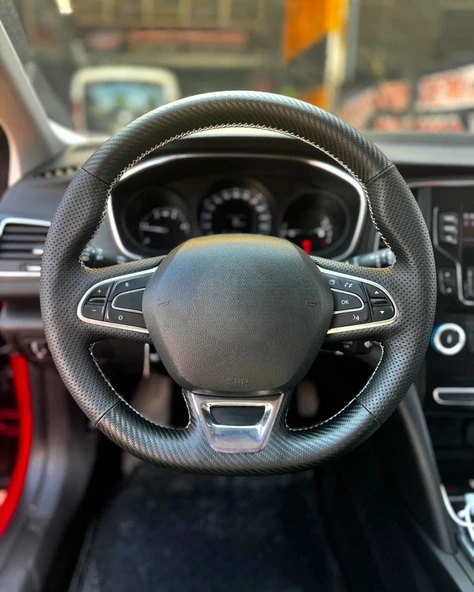 Megane 4 İcon Araca Özel Direksiyon Kılıfı (SOFT NOKTA KARBON KREM İP) ürün görseli