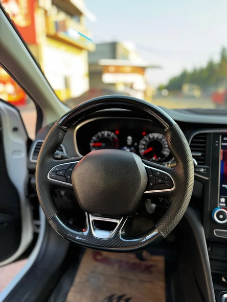 Megane 4 Araca Tam Uyumlu Dikmeli Direksiyon Kılıfı (5D Kristal Karbon Soft Nokta) - Resim 3