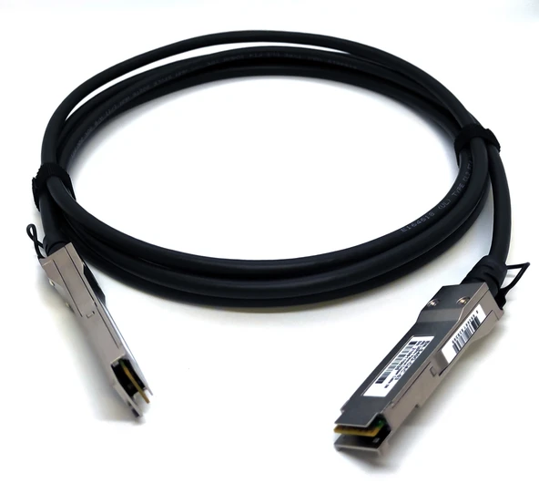 Beek 40G QSFP+ <-> 40G QSFP+, DAC Kablosu, 3 metre<br>
Beek 40G QSFP+ Pasif Bakır Kablo 3 metre<br>
Beek 40G QSFP+  to  40G QSFP+, DAC Cable, 3 meters<br>
Beek 40G QSFP+ Passiv ürün görseli 1