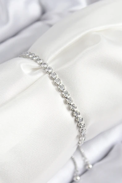 Pirinç Zirkon Taşlı Sıralı Model Gümüş Renk Asansörlü Kadın Bileklik - EBJ250816W37433 ürün görseli