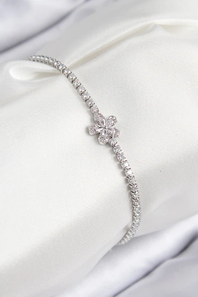 Pirinç Zirkon Taşlı Çiçek Model Gümüş Renk Kadın Bileklik - EBJ250816W37229 ürün görseli