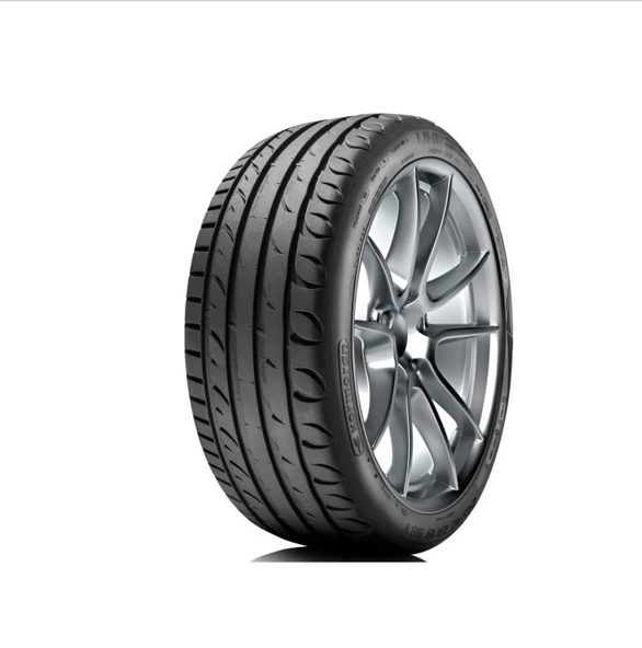 245/40R17 95W XL Ultra High Performance RIKEN ürün görseli